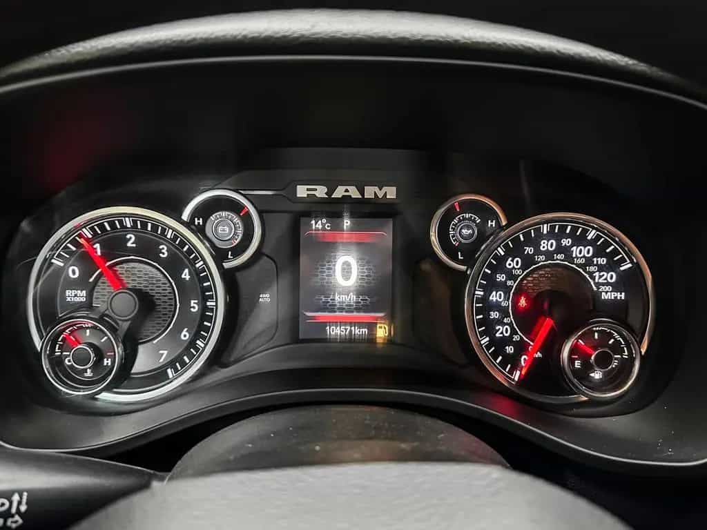 Dodge RAM BIG HORN 6.4 Box 4x4 5.7L Matt Black 12/2020-photo-36