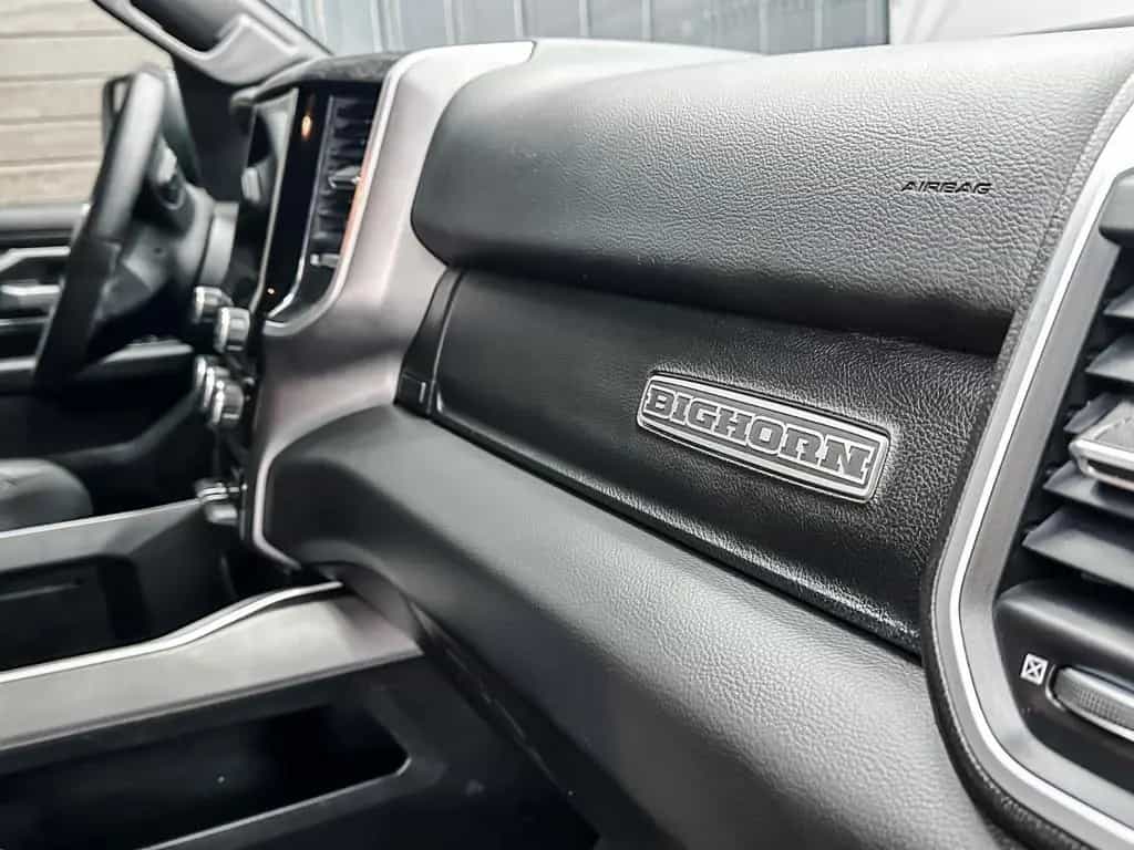 Dodge RAM BIG HORN 6.4 Box 4x4 5.7L Matt Black 12/2020-photo-37