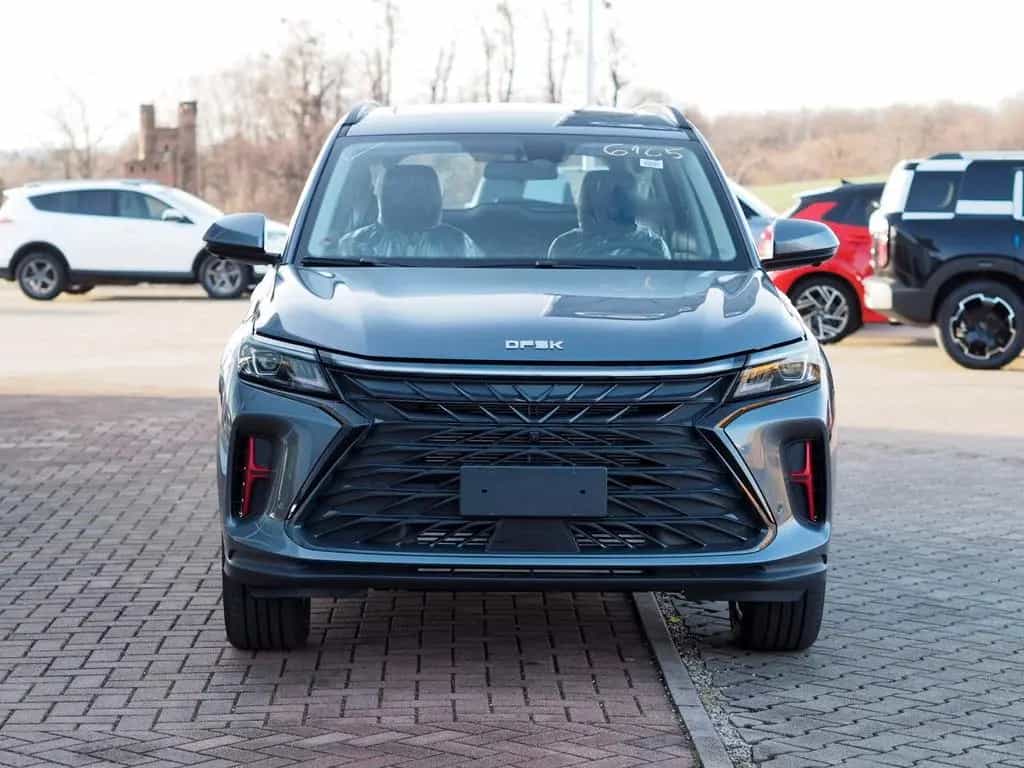 DFSK Fengon 600 Panodach Kamera LED CarPlay null-photo-1
