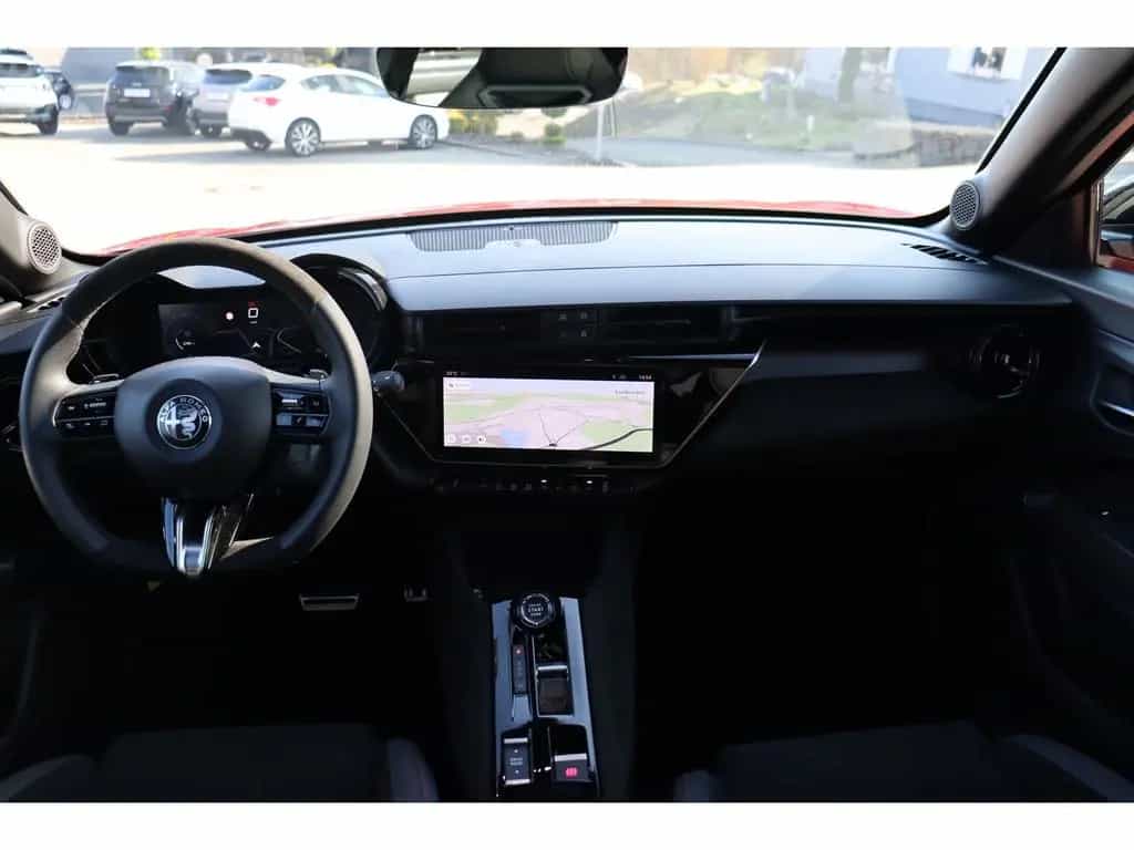 Alfa Romeo Junior IBRIDA Q4 1.2 VGT 145PS DCT6 SPORT SABELT 02/2026-photo-14