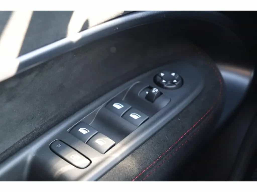 Alfa Romeo Junior IBRIDA Q4 1.2 VGT 145PS DCT6 SPORT SABELT 02/2026-photo-16