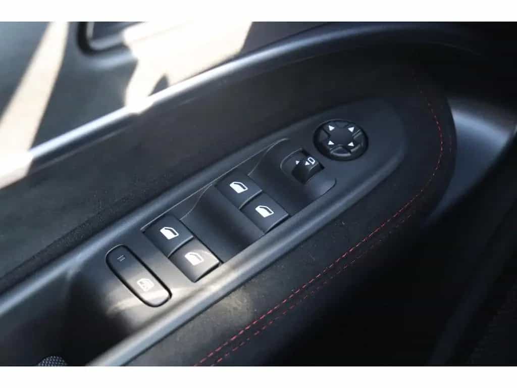Alfa Romeo Junior IBRIDA Q4 1.2 VGT 145PS DCT6 SPORT SABELT 02/2026-photo-17
