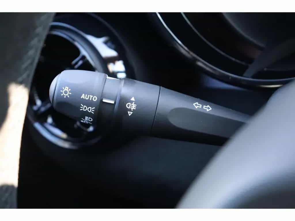 Alfa Romeo Junior IBRIDA Q4 1.2 VGT 145PS DCT6 SPORT SABELT 02/2026-photo-18