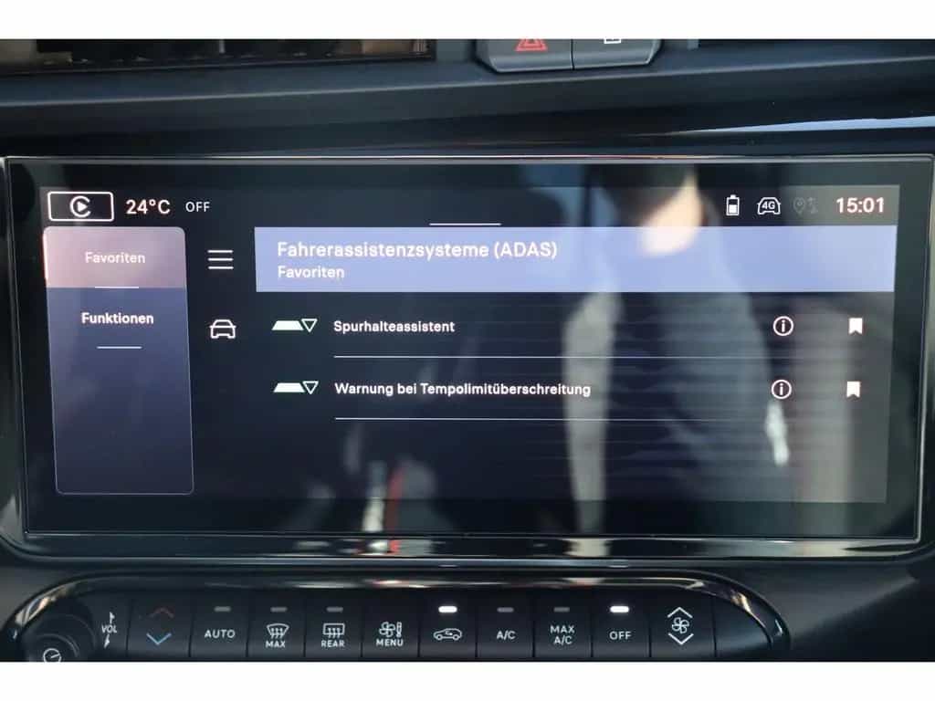 Alfa Romeo Junior IBRIDA Q4 1.2 VGT 145PS DCT6 SPORT SABELT 02/2026-photo-31