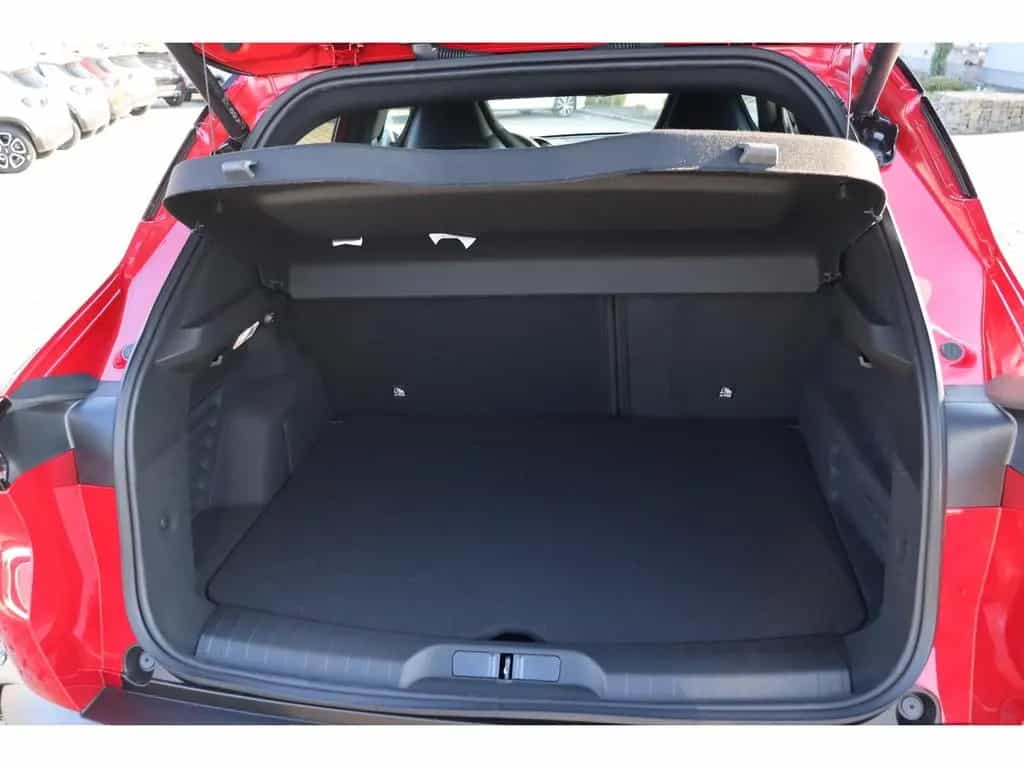 Alfa Romeo Junior IBRIDA Q4 1.2 VGT 145PS DCT6 SPORT SABELT 02/2026-photo-35