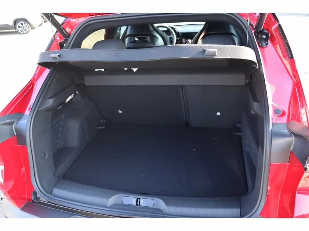 Alfa Romeo Junior IBRIDA Q4 1.2 VGT 145PS DCT6 SPORT SABELT 02/2026-photo-36