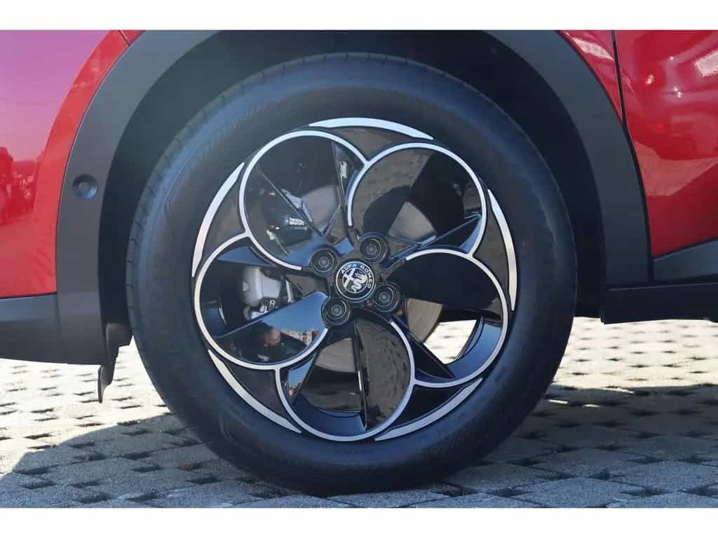 Alfa Romeo Junior IBRIDA Q4 1.2 VGT 145PS DCT6 SPORT SABELT 02/2026-photo-39
