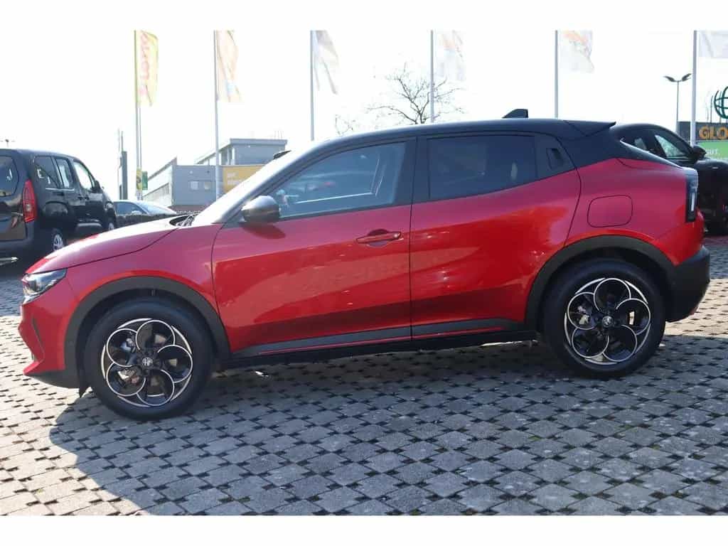 Alfa Romeo Junior IBRIDA Q4 1.2 VGT 145PS DCT6 SPORT SABELT 02/2026-photo-5