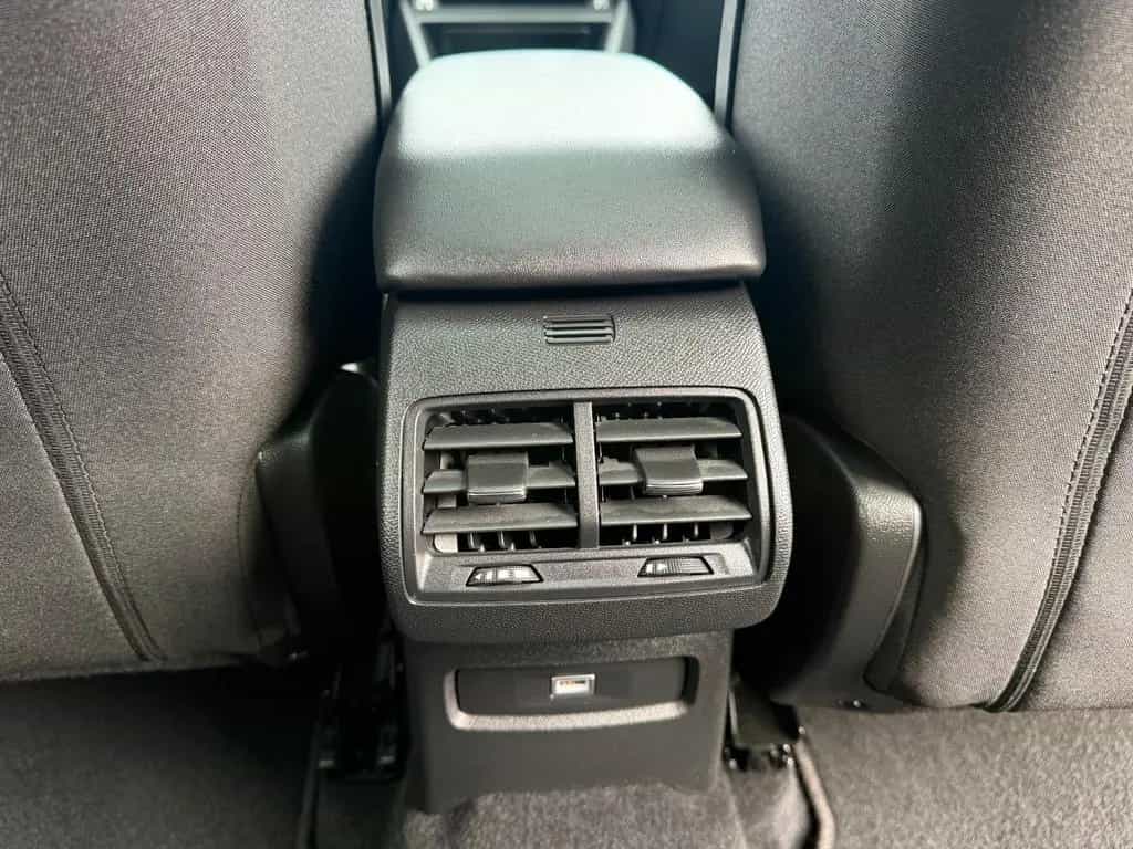 Citroën C4 1.2 PureTech Shine Automatik EAT8 LED 1.Hand 09/2023-photo-15