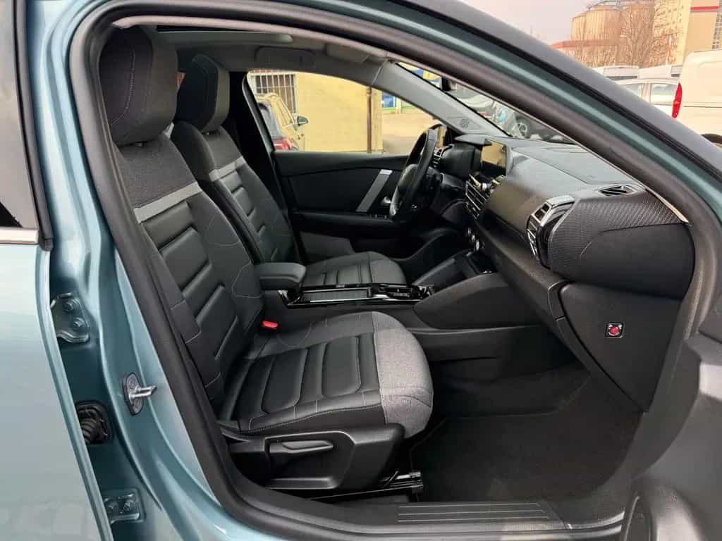 Citroën C4 1.2 PureTech Shine Automatik EAT8 LED 1.Hand 09/2023-photo-18