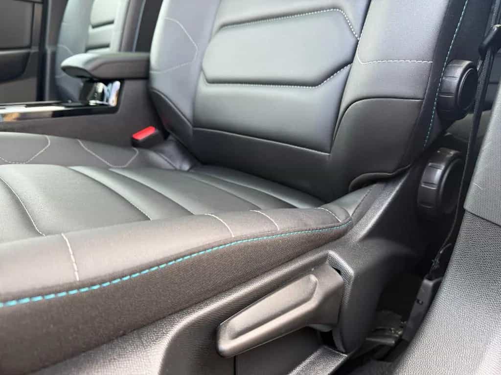 Citroën C4 1.2 PureTech Shine Automatik EAT8 LED 1.Hand 09/2023-photo-22