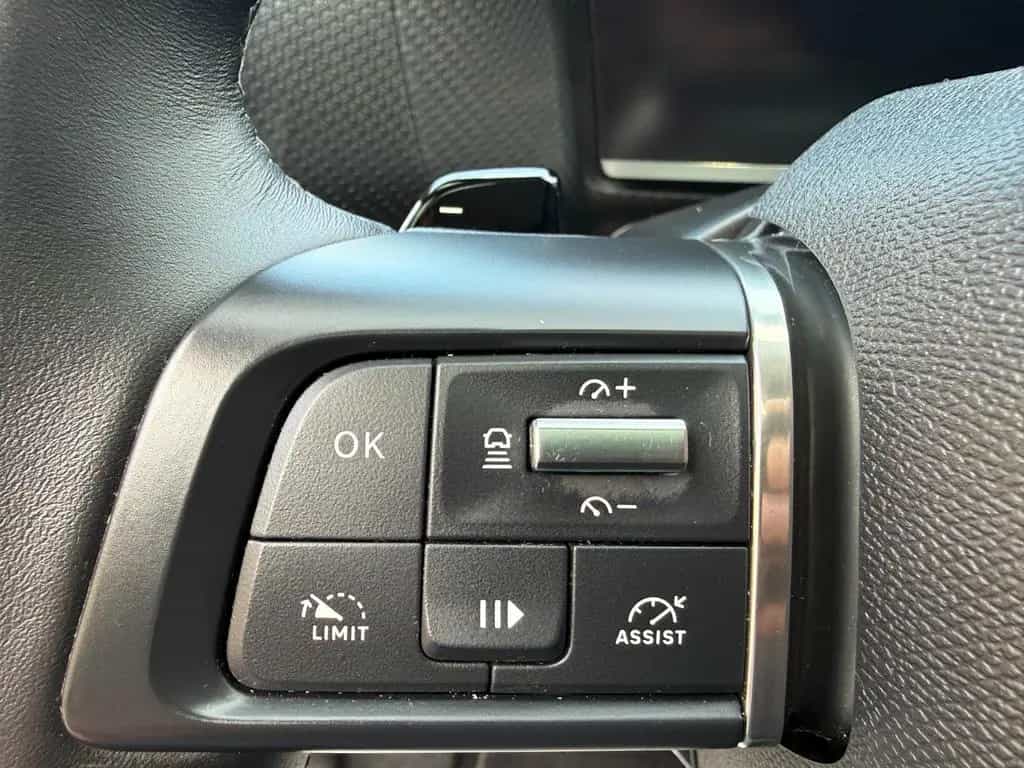 Citroën C4 1.2 PureTech Shine Automatik EAT8 LED 1.Hand 09/2023-photo-27