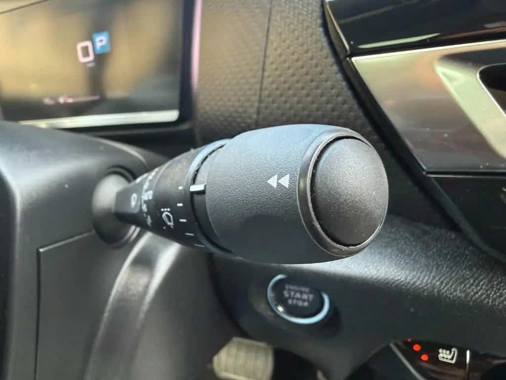 Citroën C4 1.2 PureTech Shine Automatik EAT8 LED 1.Hand 09/2023-photo-29