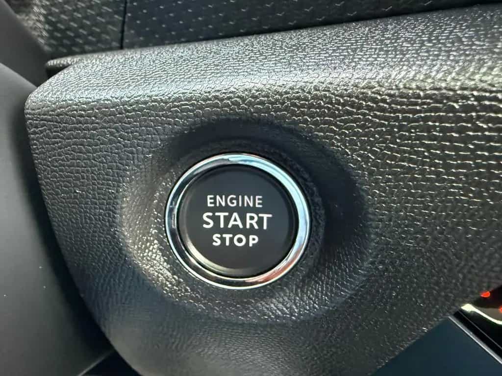 Citroën C4 1.2 PureTech Shine Automatik EAT8 LED 1.Hand 09/2023-photo-30
