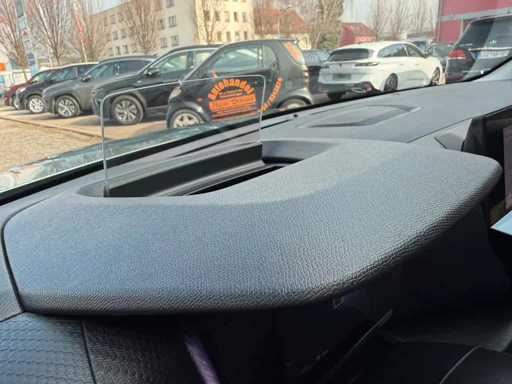 Citroën C4 1.2 PureTech Shine Automatik EAT8 LED 1.Hand 09/2023-photo-32