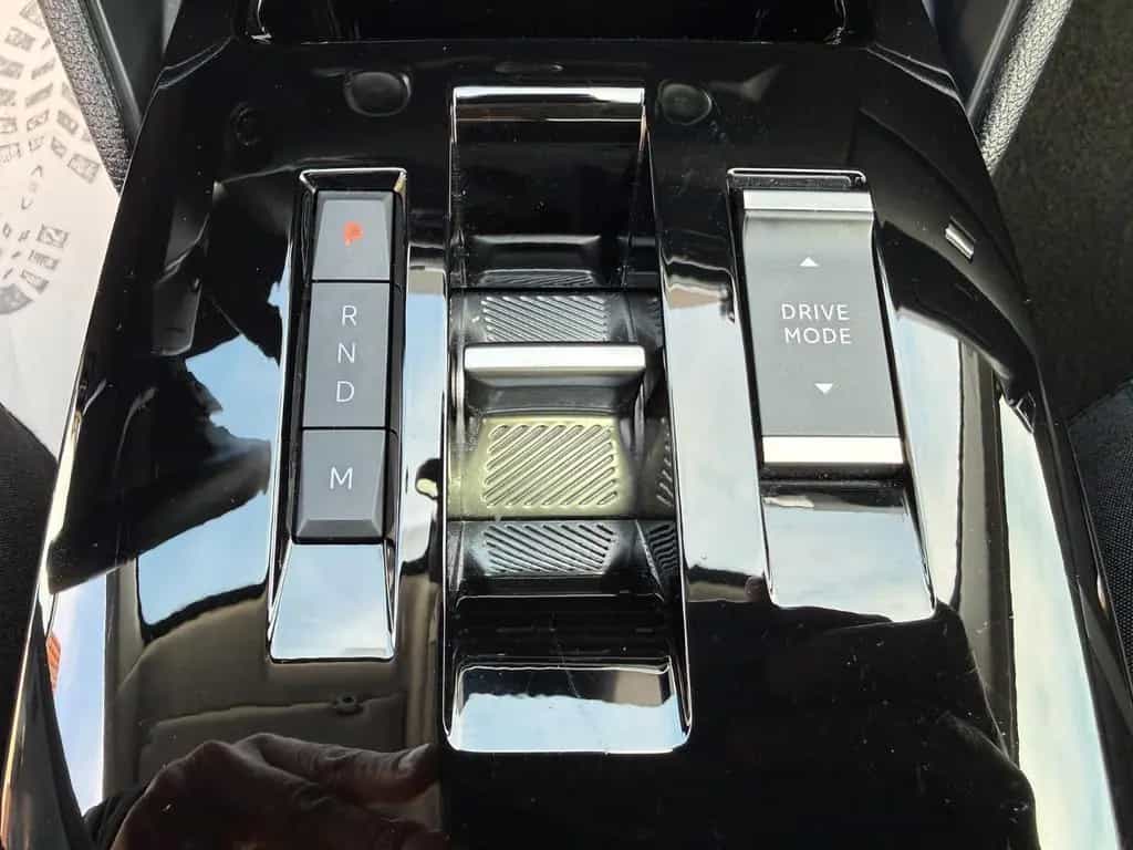 Citroën C4 1.2 PureTech Shine Automatik EAT8 LED 1.Hand 09/2023-photo-38