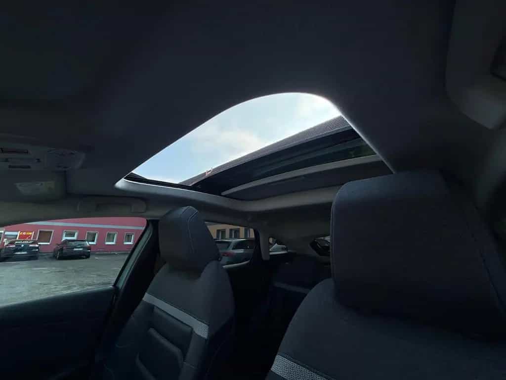 Citroën C4 1.2 PureTech Shine Automatik EAT8 LED 1.Hand 09/2023-photo-41