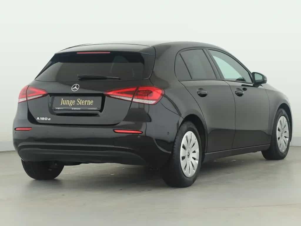 Mercedes-Benz A 180 d Automatik*Klimaautomatik*Rückfahrkamera* 09/2022-photo-1