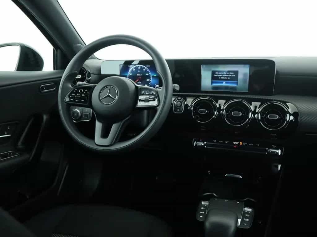 Mercedes-Benz A 180 d Automatik*Klimaautomatik*Rückfahrkamera* 09/2022-photo-9