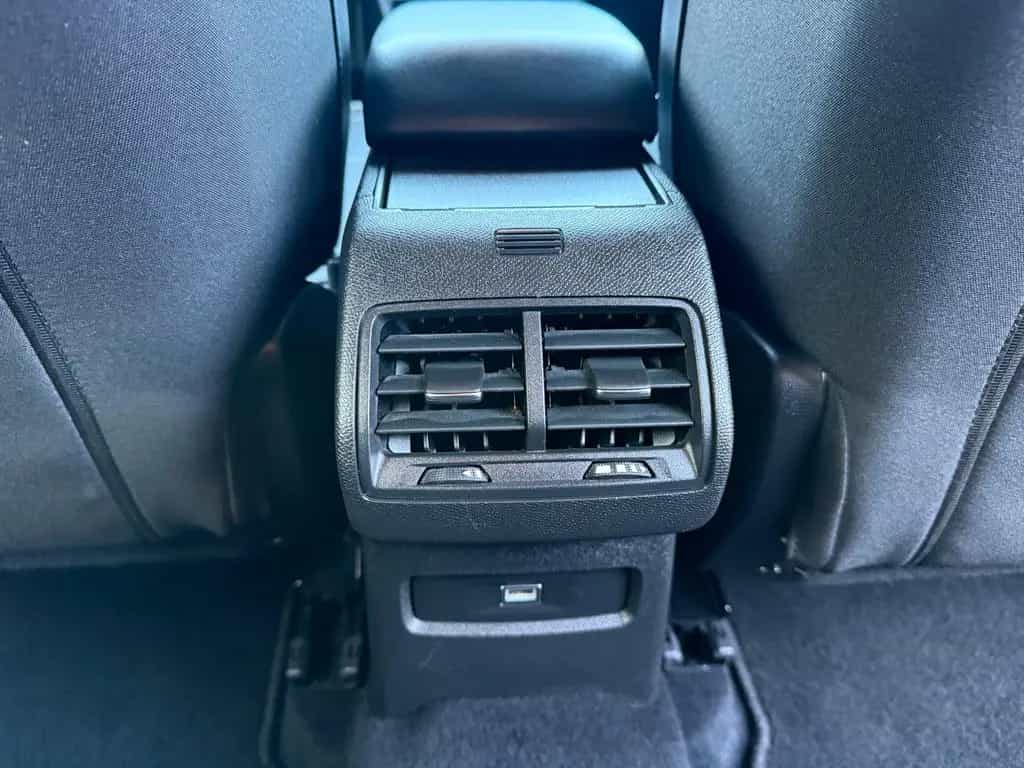 Citroën C4 1.2 PureTech Max Automatik EAT8 LED 1.Hand 12/2023-photo-16