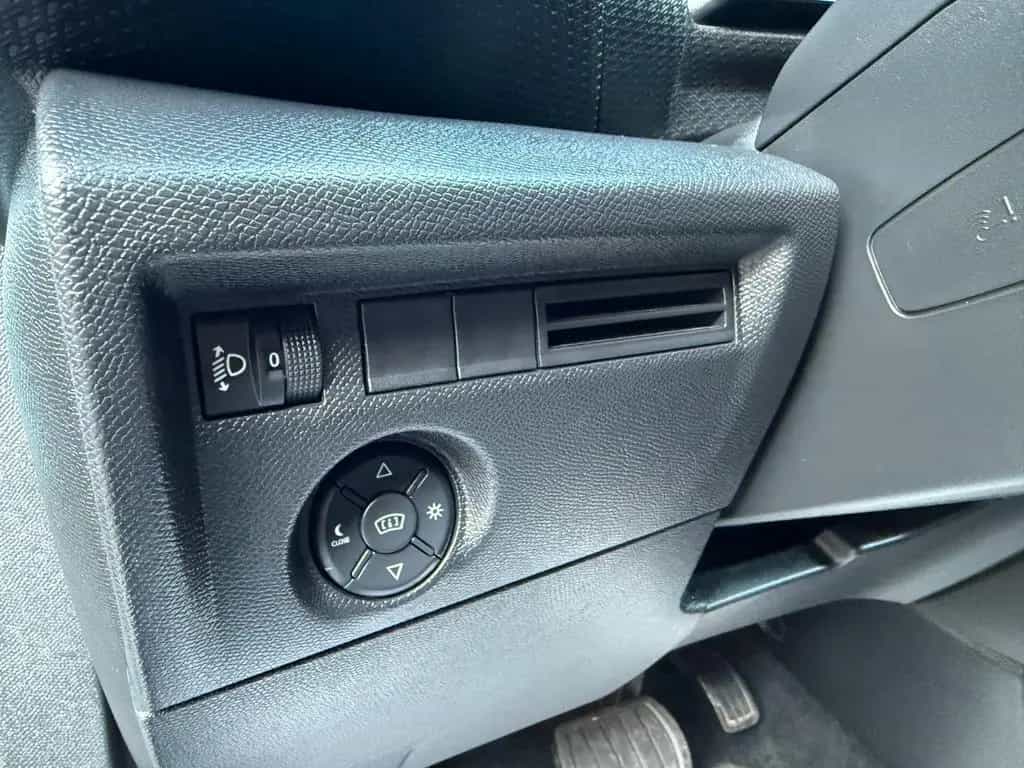 Citroën C4 1.2 PureTech Max Automatik EAT8 LED 1.Hand 12/2023-photo-25
