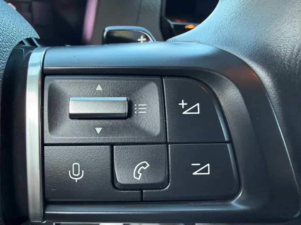 Citroën C4 1.2 PureTech Max Automatik EAT8 LED 1.Hand 12/2023-photo-29
