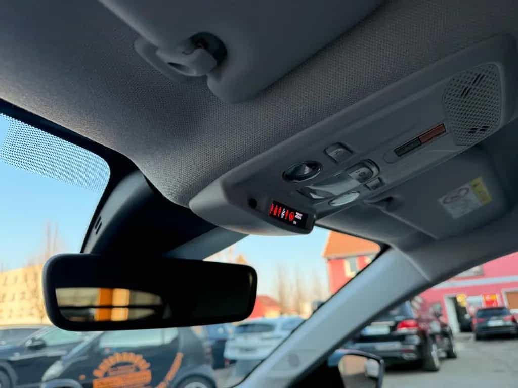 Citroën C4 1.2 PureTech Max Automatik EAT8 LED 1.Hand 12/2023-photo-31