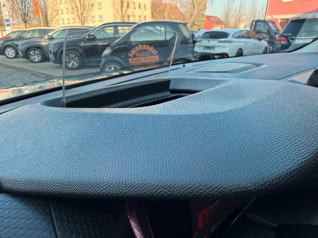 Citroën C4 1.2 PureTech Max Automatik EAT8 LED 1.Hand 12/2023-photo-32