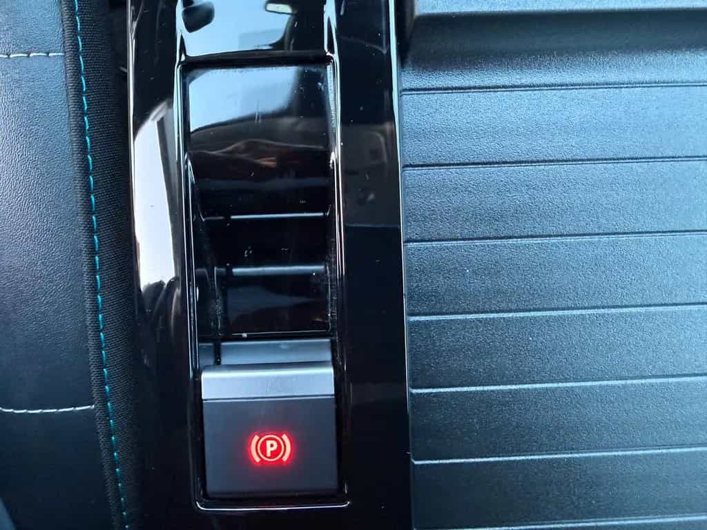 Citroën C4 1.2 PureTech Max Automatik EAT8 LED 1.Hand 12/2023-photo-39