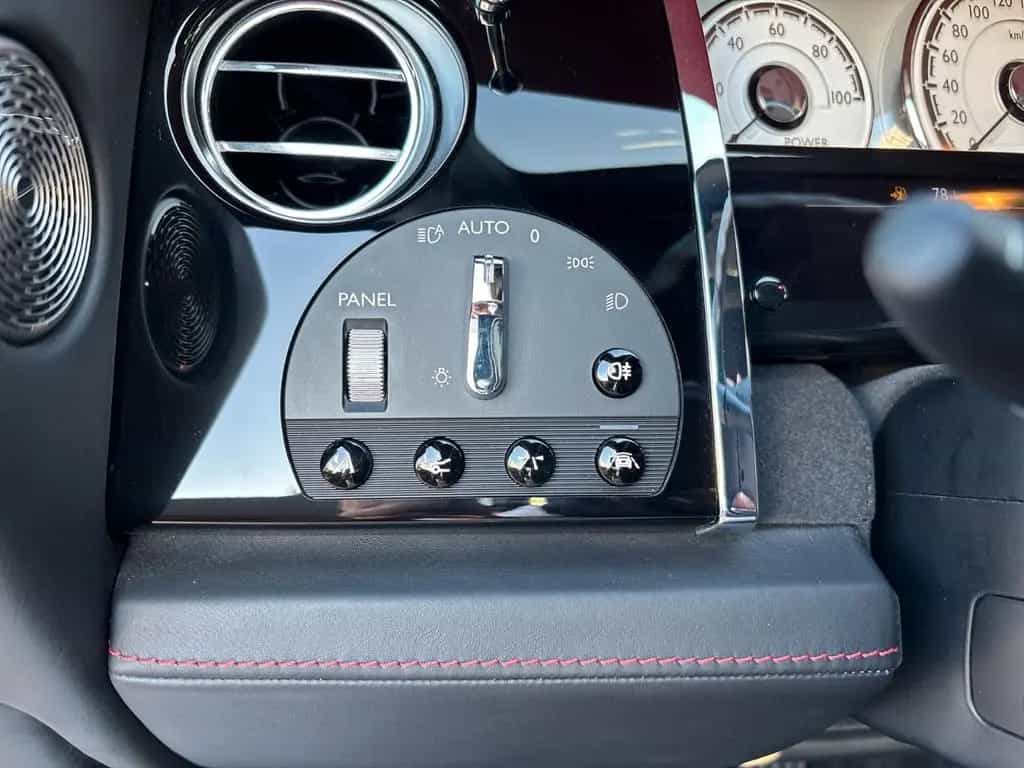 Rolls-Royce Dawn 05/2020-photo-28