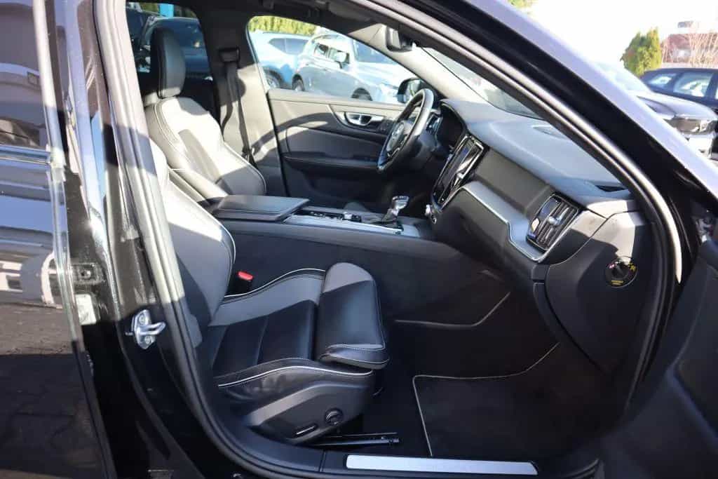 Volvo S60 T4 Geartronic RDesign|BLIS|NAVI|R-CAM|SHZG| 09/2020-photo-13
