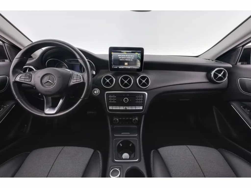 Mercedes-Benz GLA-Class 220 4Matic 7G-DCT Stlye+LED+PANO+AHK+KAMERA 05/2019-photo-9