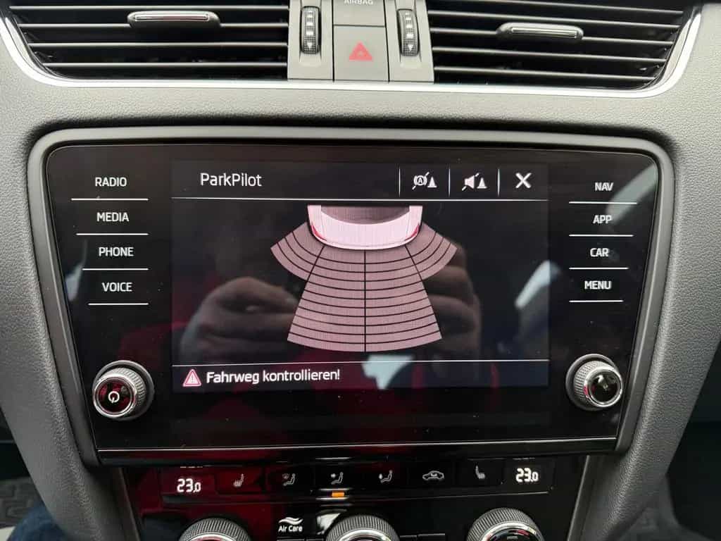 Skoda Octavia Automatik Style PDC Carplay Android Navi 06/2018-photo-10