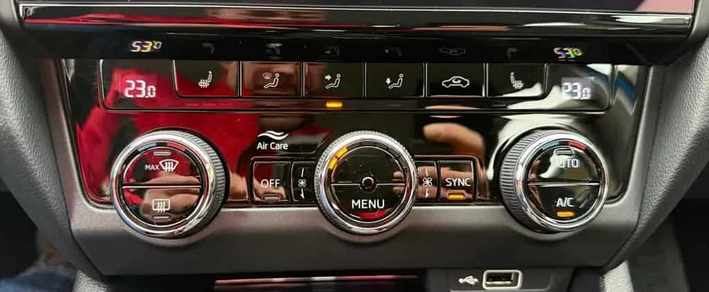Skoda Octavia Automatik Style PDC Carplay Android Navi 06/2018-photo-17