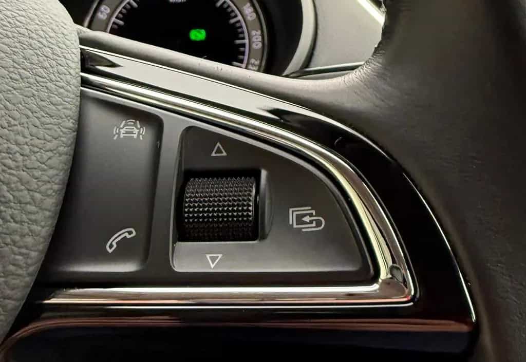Skoda Octavia Automatik Style PDC Carplay Android Navi 06/2018-photo-20