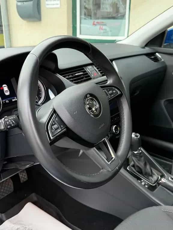 Skoda Octavia Automatik Style PDC Carplay Android Navi 06/2018-photo-3