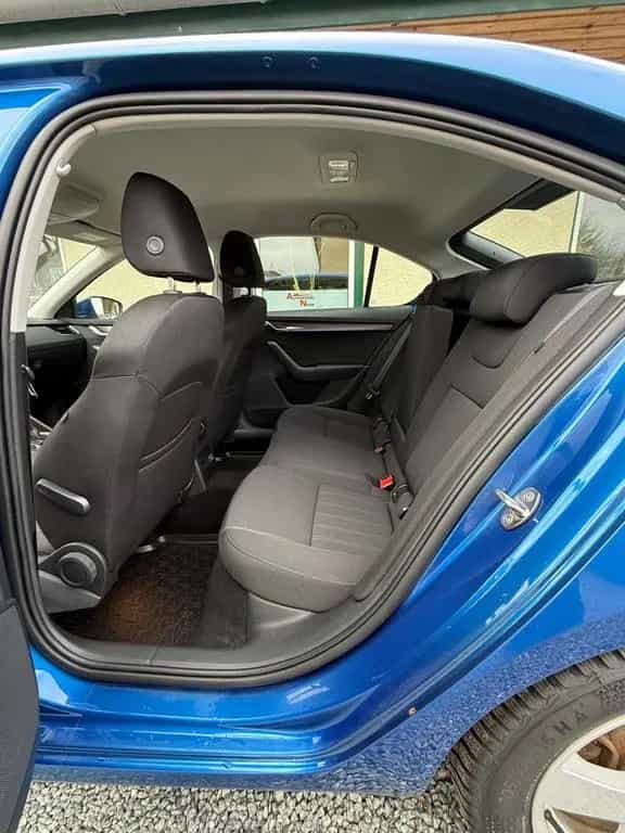 Skoda Octavia Automatik Style PDC Carplay Android Navi 06/2018-photo-8
