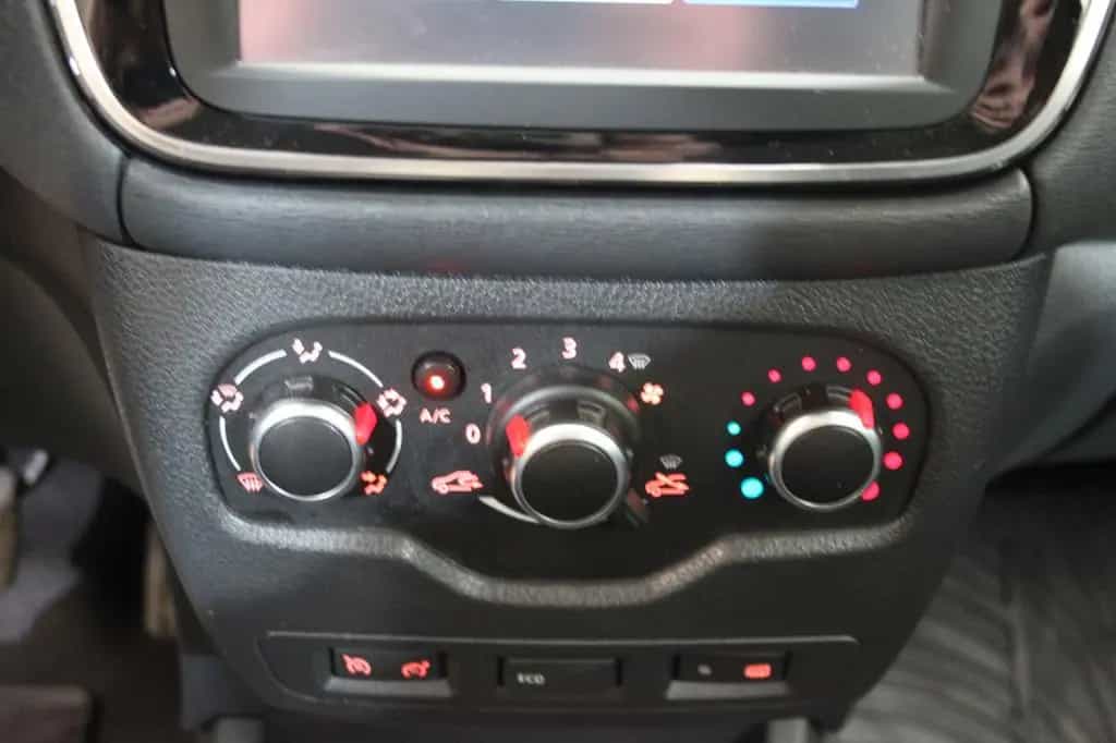 Dacia Lodgy 1.2/ 7 Sitzer/ Klima/ SHZ/ Navi/ 68 tkm 09/2017-photo-19