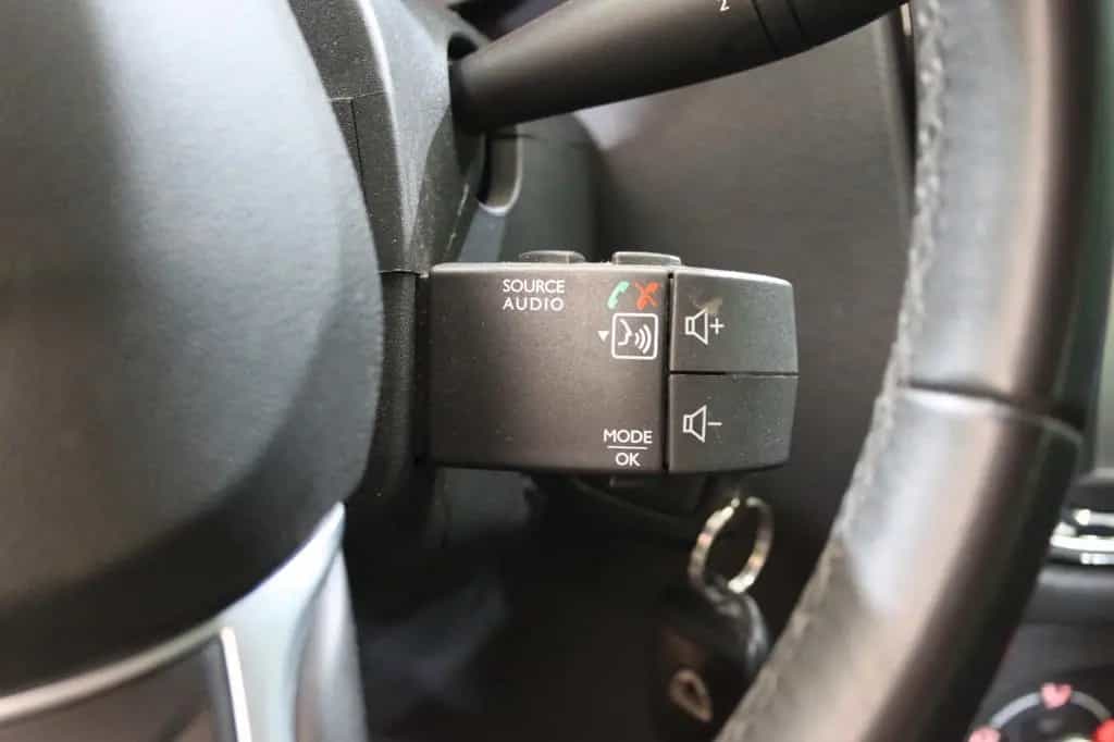 Dacia Lodgy 1.2/ 7 Sitzer/ Klima/ SHZ/ Navi/ 68 tkm 09/2017-photo-20