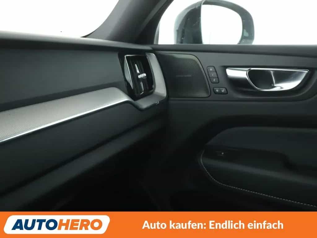 Volvo XC60 2.0 B5 Diesel R-Design AWD Aut.*NAVI*LED* 04/2021-photo-25