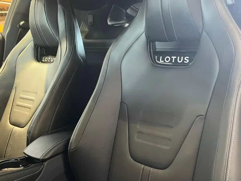 Lotus Emira Turbo MY26 null-photo-11