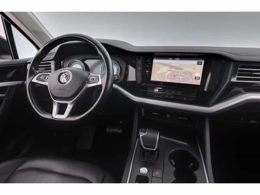 Volkswagen Touareg 3.0TDI V6 Tiptronic+LED+NAVI+AHK+LEDER 07/2019-photo-11