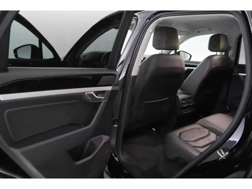 Volkswagen Touareg 3.0TDI V6 Tiptronic+LED+NAVI+AHK+LEDER 07/2019-photo-18