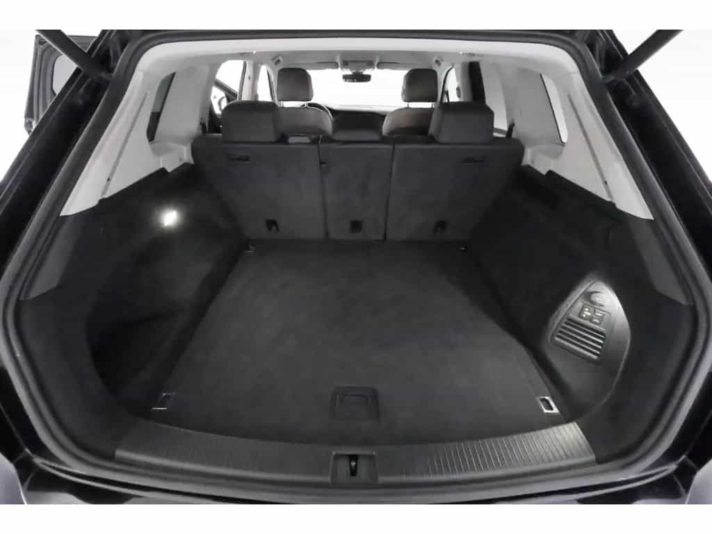 Volkswagen Touareg 3.0TDI V6 Tiptronic+LED+NAVI+AHK+LEDER 07/2019-photo-19