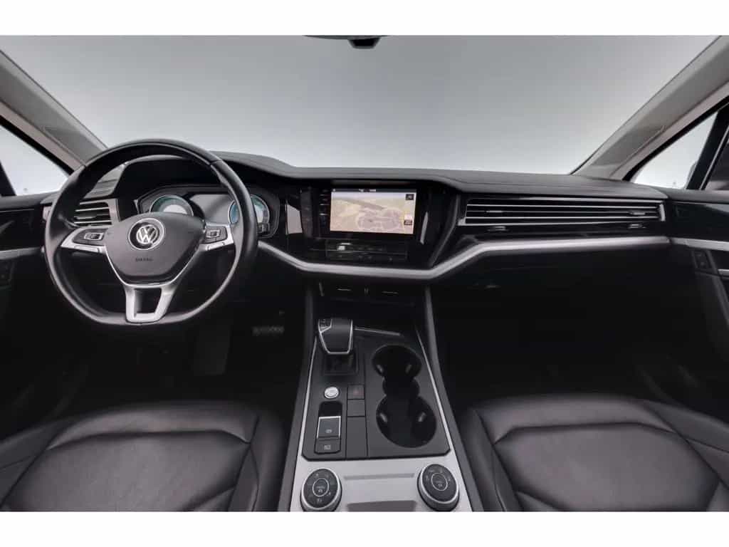 Volkswagen Touareg 3.0TDI V6 Tiptronic+LED+NAVI+AHK+LEDER 07/2019-photo-9