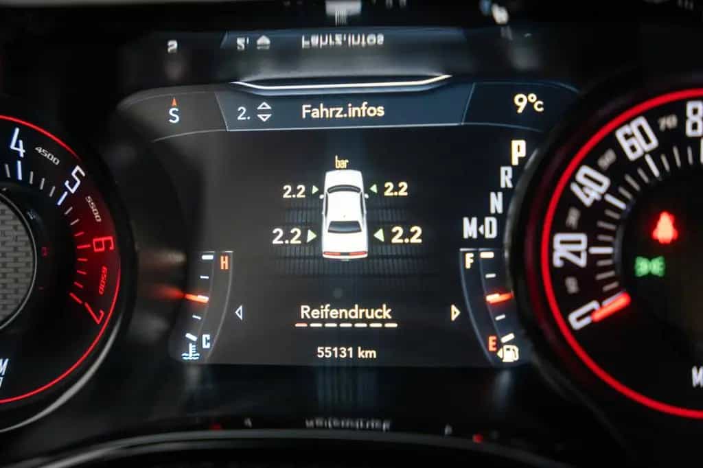 Dodge Challenger 5,7 V8 HEMI WIDEBODY 09/2021-photo-28