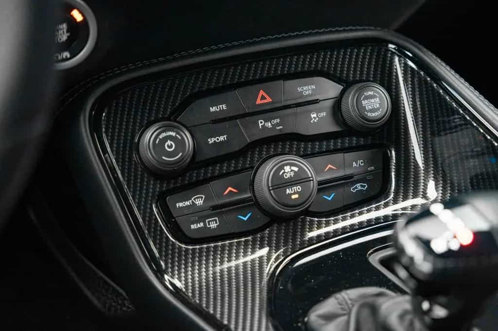 Dodge Challenger 5,7 V8 HEMI WIDEBODY 09/2021-photo-30