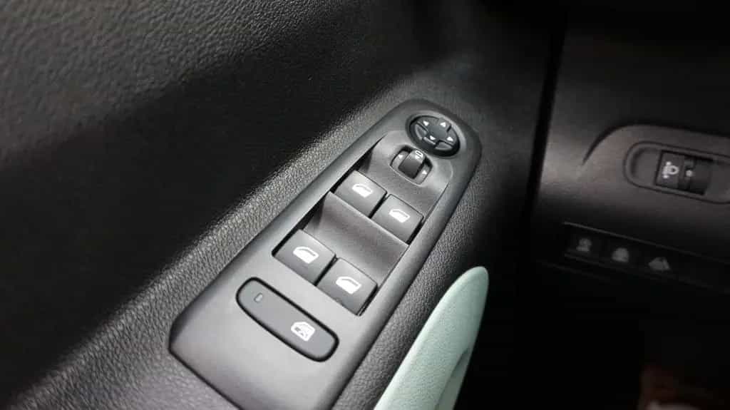 Citroën Berlingo Feel M *1.Hand*Carplay*Navi*Kamera* 03/2019-photo-24