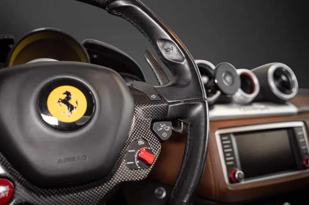 Ferrari California T Top-Ausstattung 08/2014-photo-17