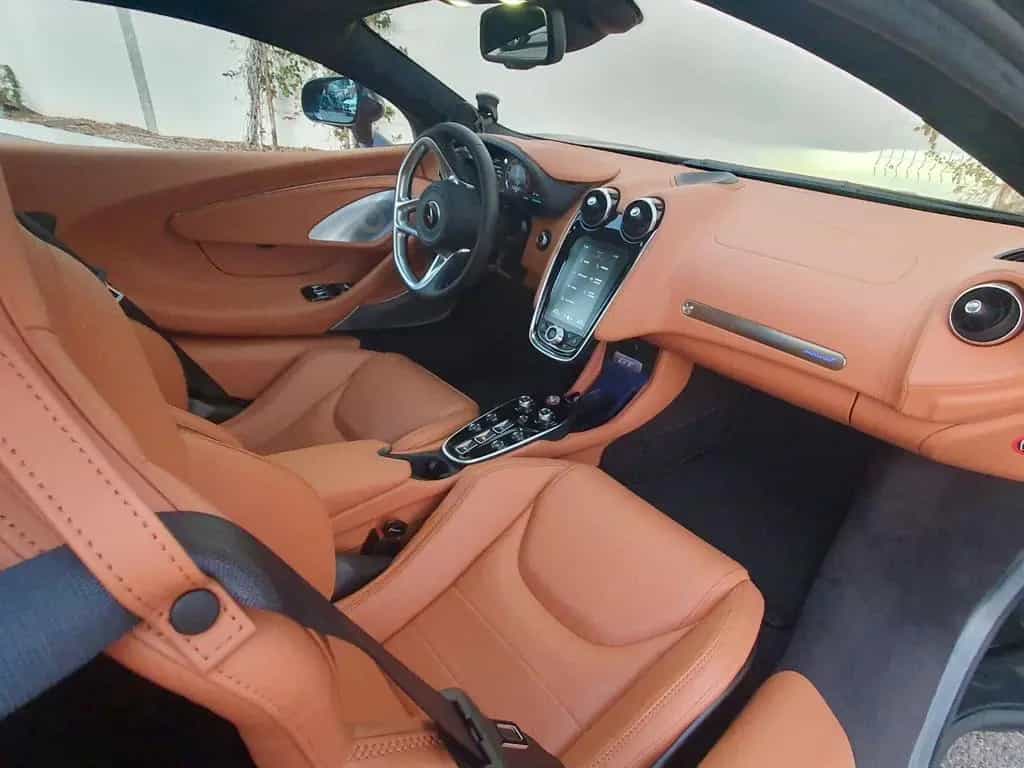 McLaren GT 04/2023-photo-10